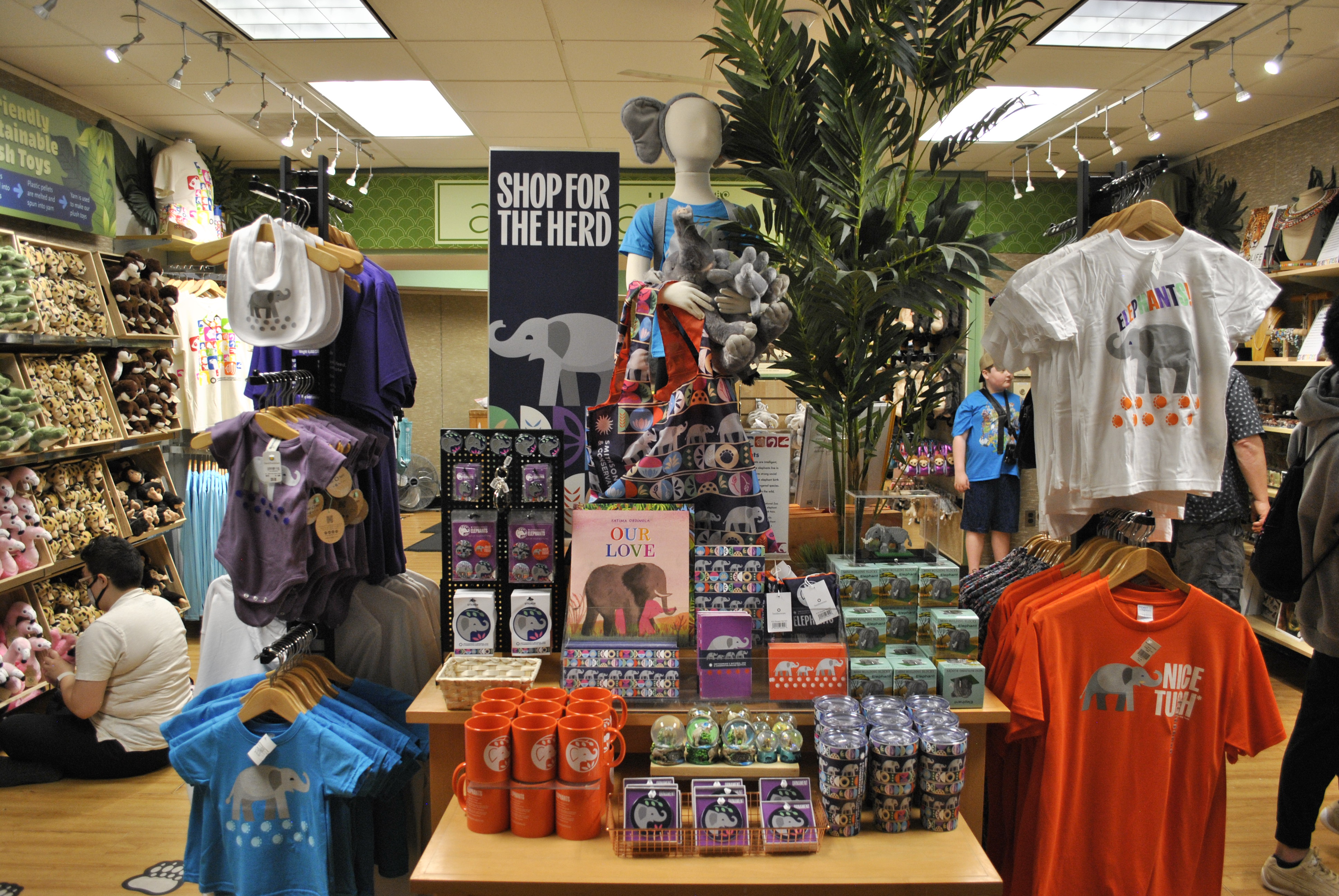 Gift shop with elephant-themed merchandise
